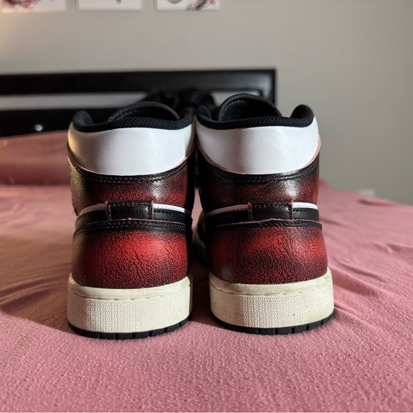 Nike Air Jordan 1 Mid SE - Picture 3 of 4